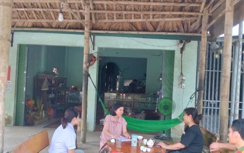 Ủy Ban Nhân Dân xã Đồng Lương xuống các cơ sở kinh doanh hàng hóa, quán ăn, nhà hàng của các cơ sở kinh doanh trên địa bàn